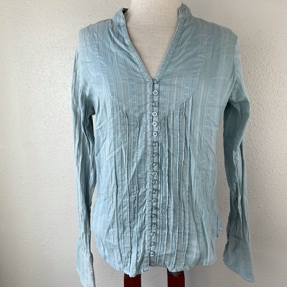 Maurices V Neck Button Down Shirt Size M EUC